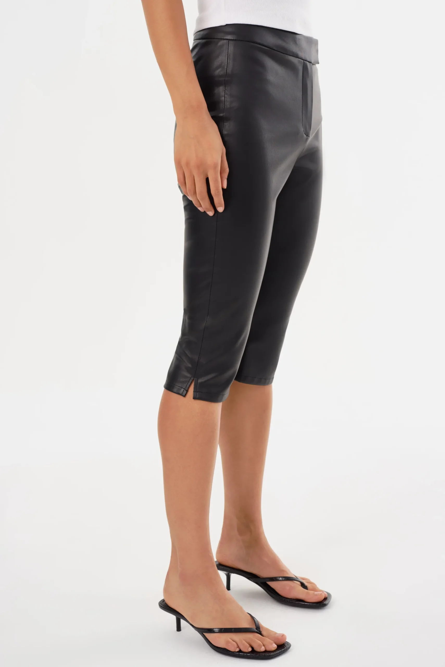 New LAMARQUE FAYA | Faux Leather Capri Pants Black