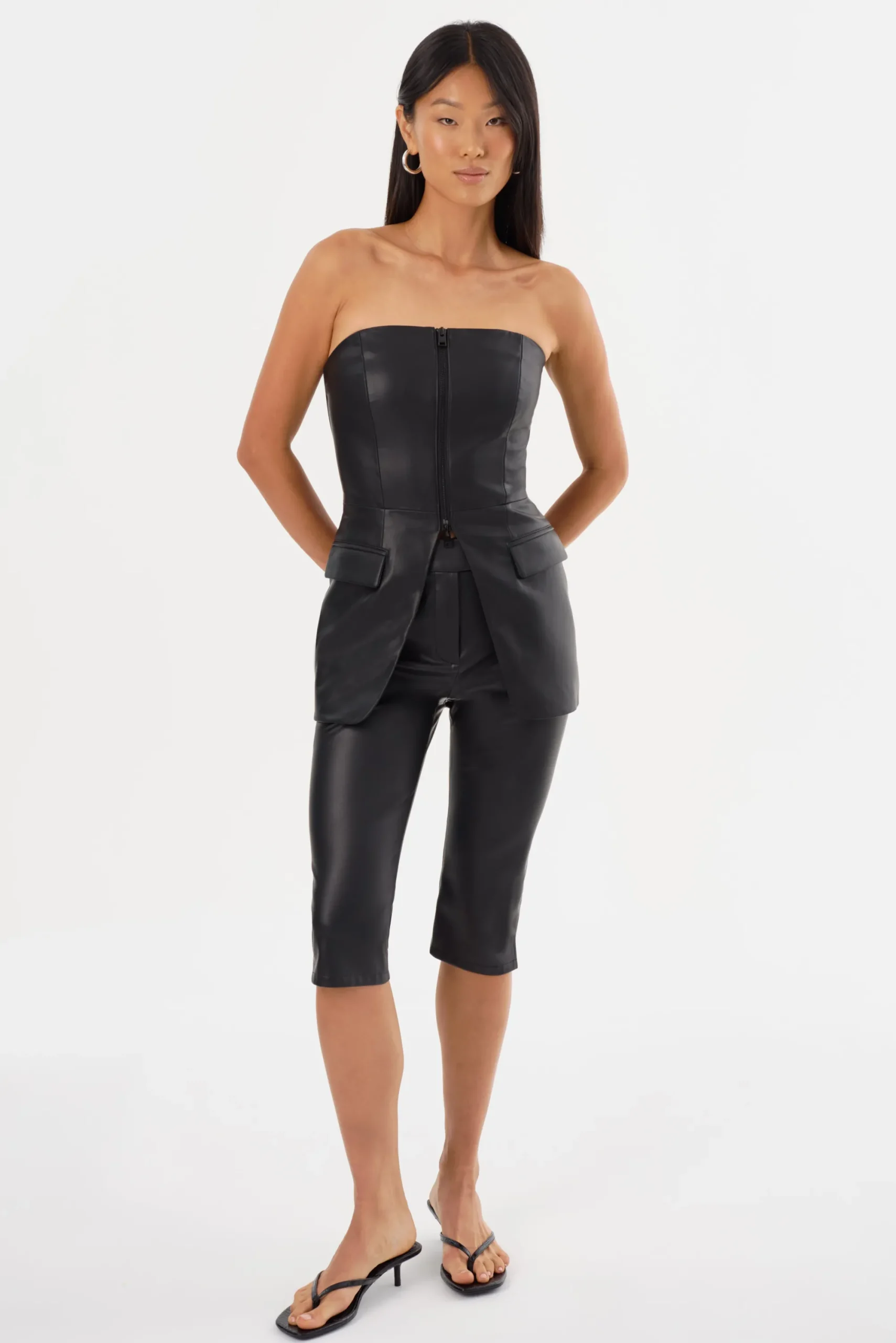 New LAMARQUE FAYA | Faux Leather Capri Pants Black